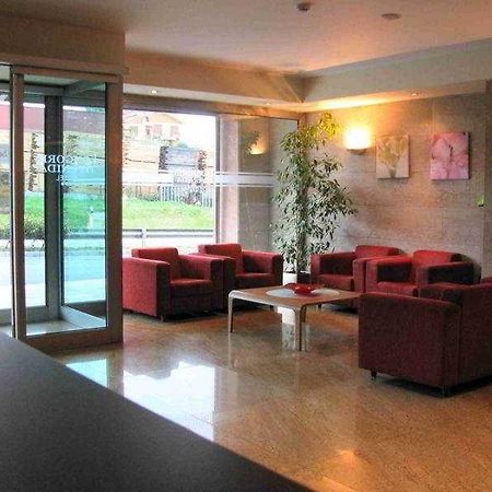 Longoria Avenida Otel El Berron İç mekan fotoğraf