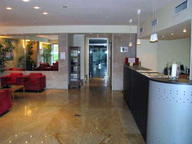 Longoria Avenida Otel El Berron Dış mekan fotoğraf