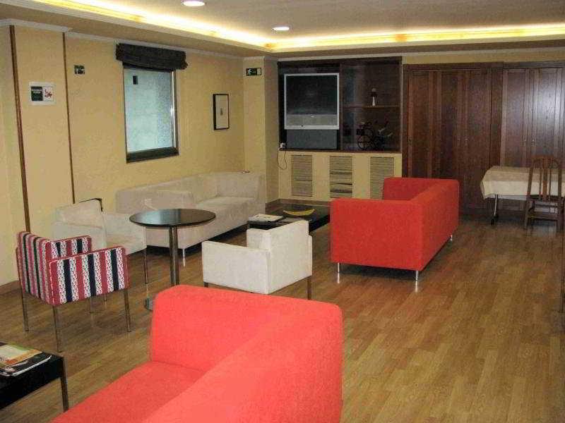 Longoria Avenida Otel El Berron Dış mekan fotoğraf
