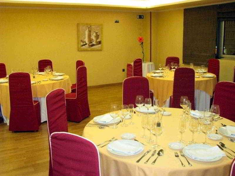 Longoria Avenida Otel El Berron Dış mekan fotoğraf