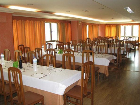 Longoria Avenida Otel El Berron Restoran fotoğraf