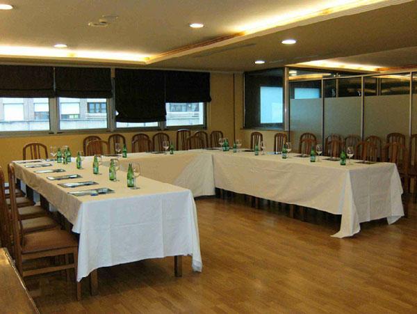 Longoria Avenida Otel El Berron Konforlar fotoğraf